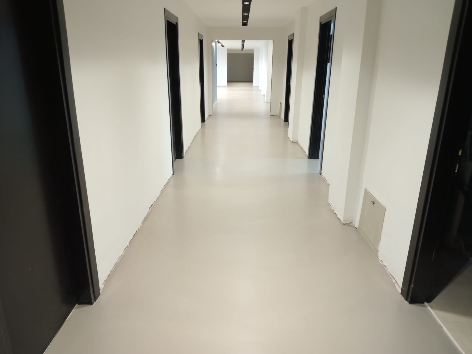 Mağaza ve Ofis Zemin Kaplama