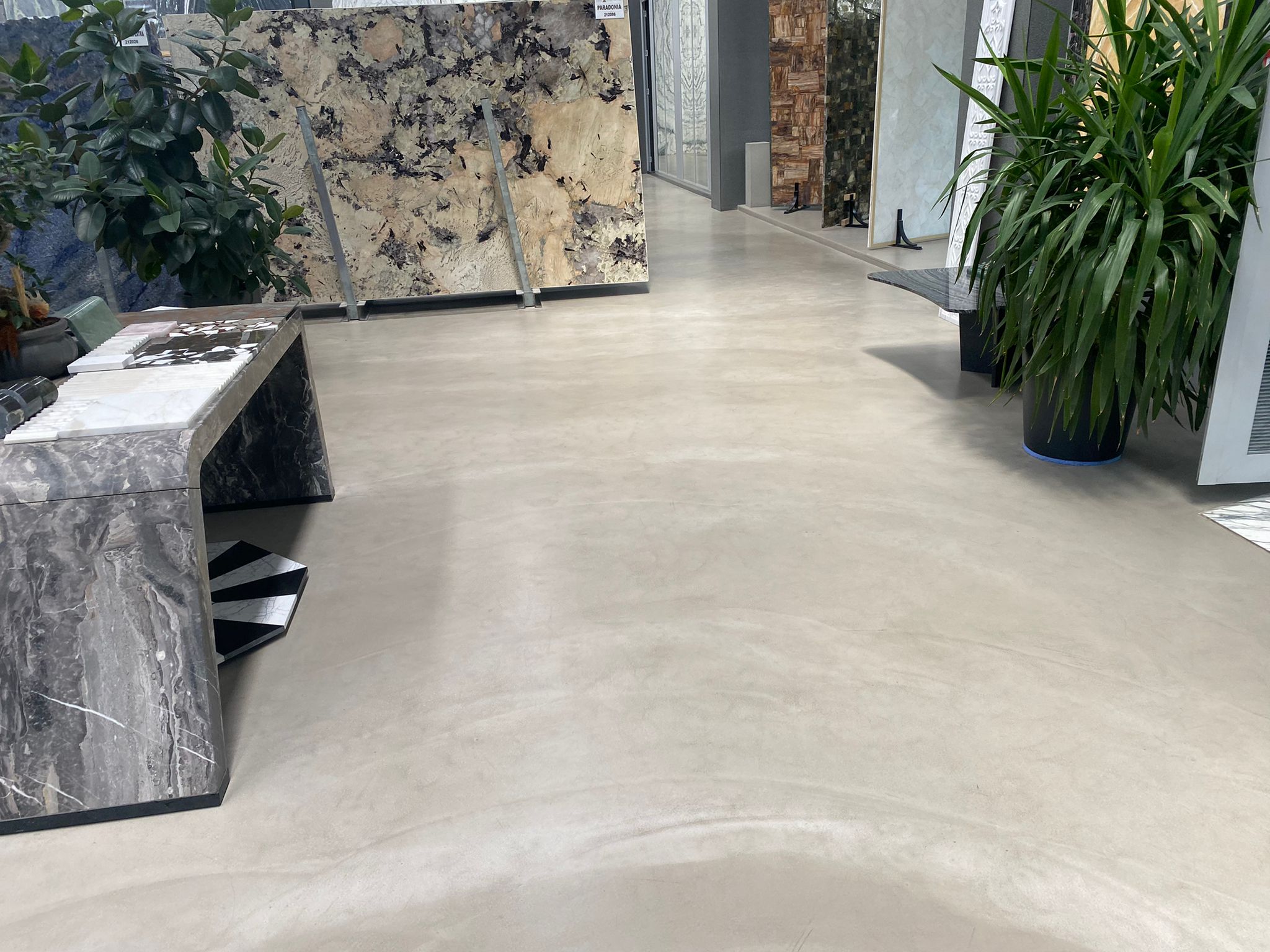 showroomlarda kristal beton