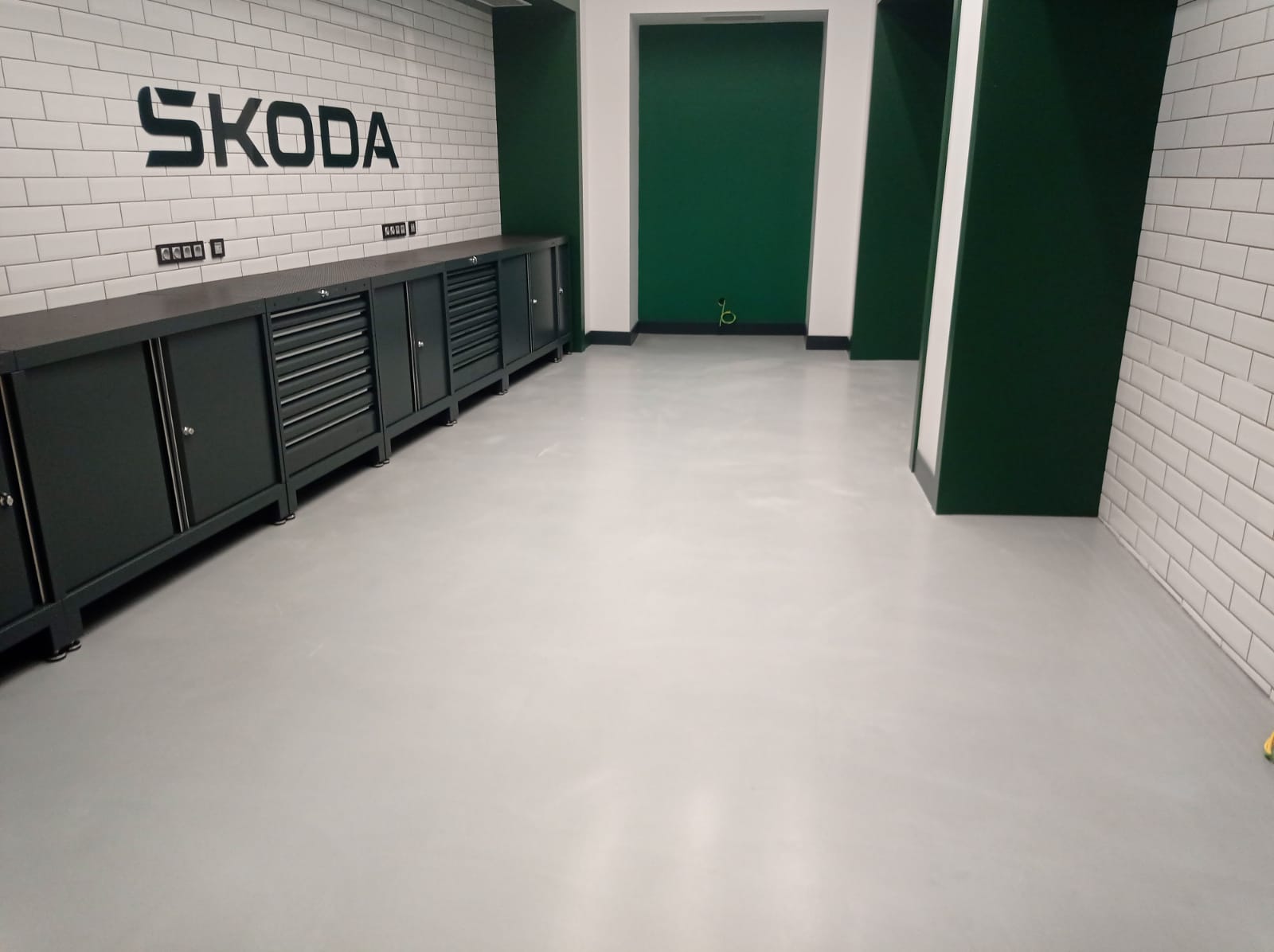 showroomlarda kristal beton